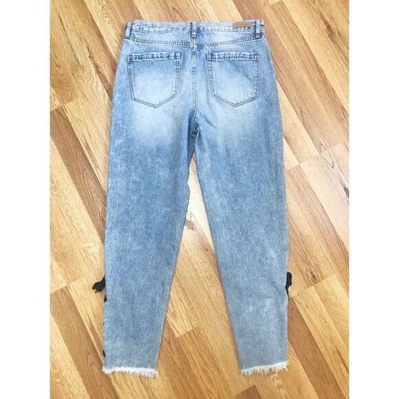 BLANK NYC High Rise Lace Up Ankle Jeans Tapered Leg Raw Hem Distressed Size 29 - Picture 3 of 16